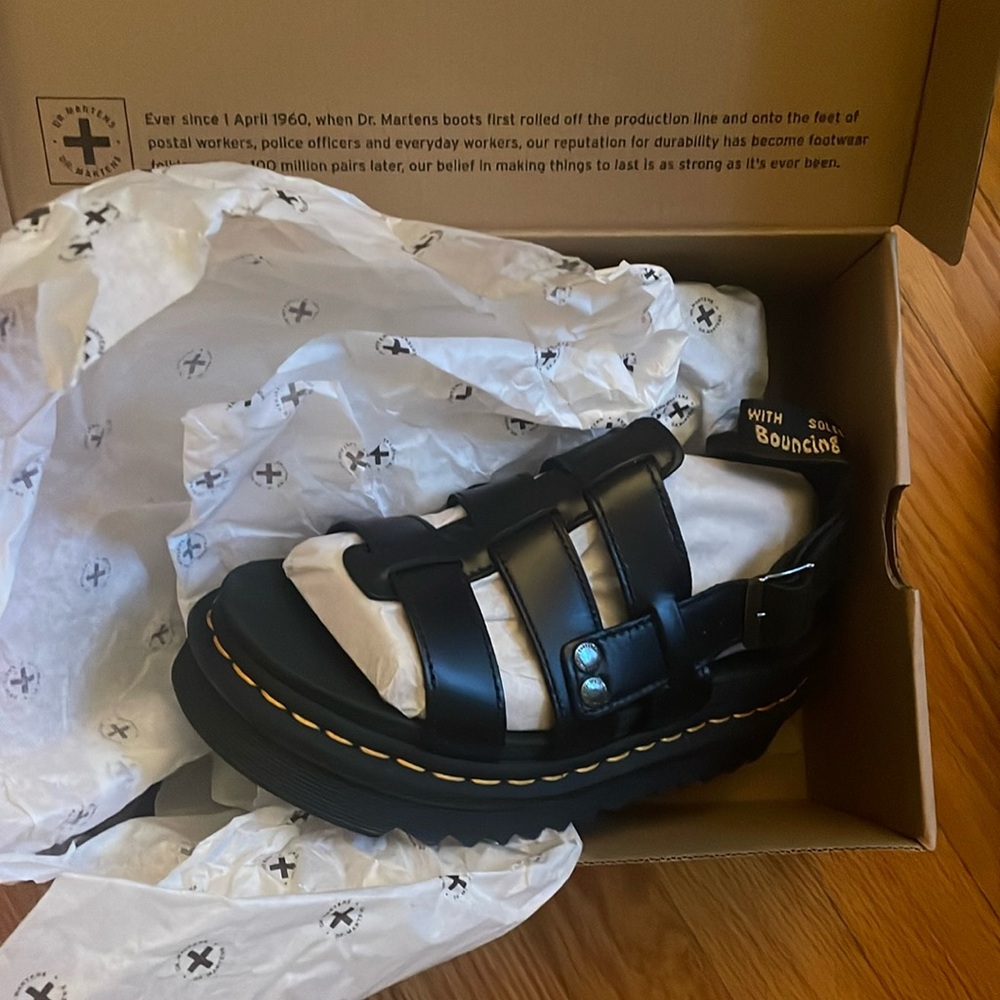 Dr. Martens Terry sandals size 6